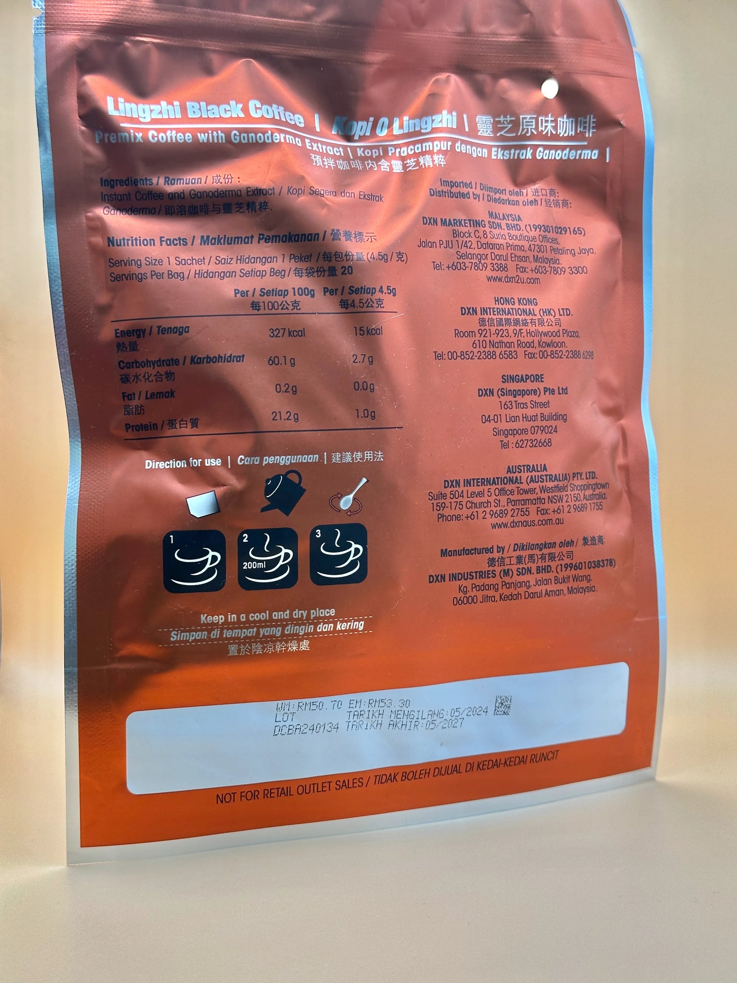 Cafe noir avec sucre arriere